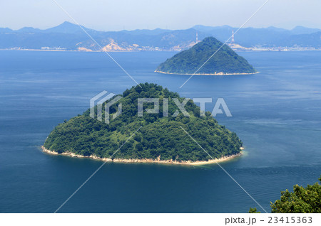 五色台から眺める備讃瀬戸の槌ノ戸瀬戸（手前から小槌島、大槌島、岡山県の児島半島） 23415363