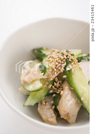 鶏肉ときゅうりのごま和え 23415461