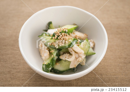 鶏肉ときゅうりのごま和え 鶏肉ときゅうりのごま和え 23415512