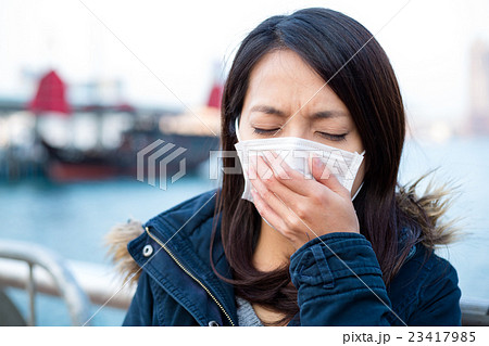 Woman feeling unwell 23417985