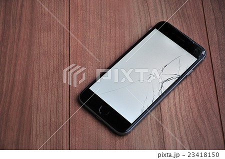 画面割れスマートフォン 23418150