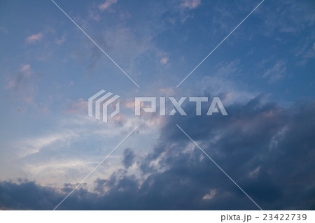 7月中旬の夕方の空と雲 夕焼け 3:2 7月中旬の夕方の空と雲 夕焼け 3:2 23422739