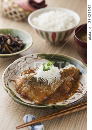 鯖の味噌煮 23423546