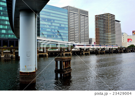 八潮橋と交差する東京モノレール 八潮橋と交差する東京モノレール 23429004