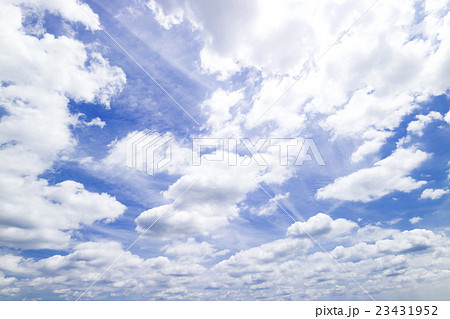 青空 空 雲 夏の空 背景 背景素材 7月の写真素材