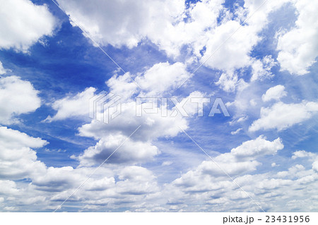 青空 空 雲 夏の空 背景 背景素材 7月の写真素材