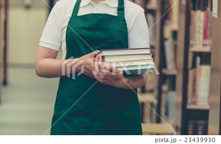 図書館 23439930