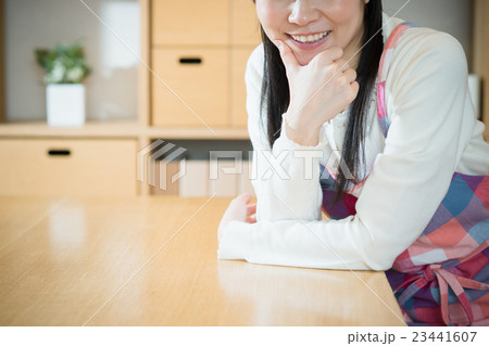主婦　 23441607