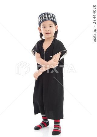 Cute muslim chlid 23444020