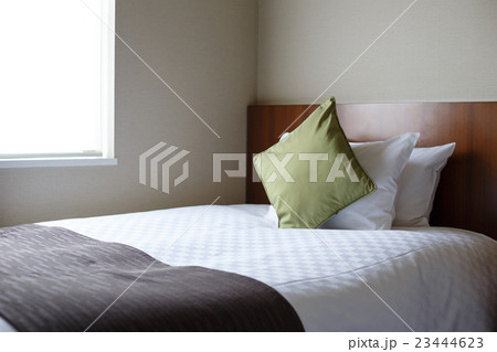 朝のホテルの客室 朝のホテルの客室 23444623