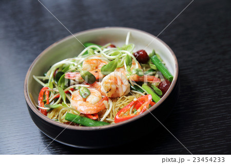 Chinese food shrimp and green vegetable with noodles Chinese food shrimp and green vegetable with noodles 23454233