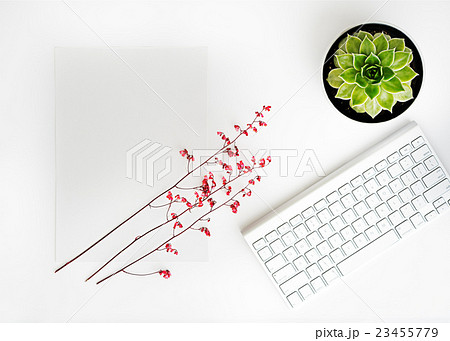 Wireless aluminum keyboard, paper Wireless aluminum keyboard, paper 23455779