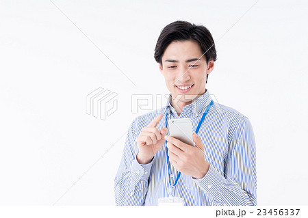 ビジネスマン(スマホ) ビジネスマン(スマホ) 23456337