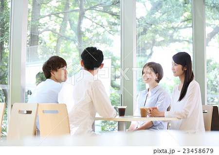 大学生・専門学生　イメージ　 23458679