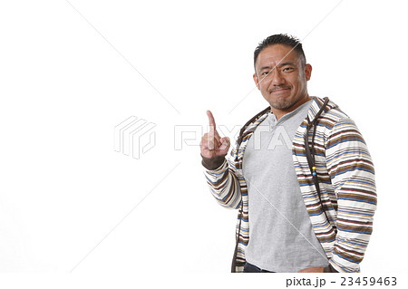 指差しポーズの男性 指差しポーズの男性 23459463