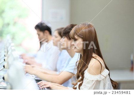 大学生・専門学生 就活 ネットカフェ イメージ 大学生・専門学生 就活 ネットカフェ イメージ 23459481