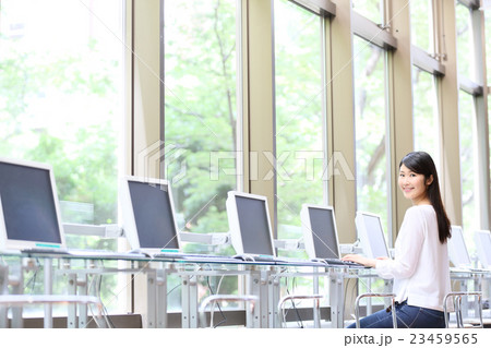 大学生・専門学生 就活 ネットカフェ イメージ 大学生・専門学生 就活 ネットカフェ イメージ 23459565