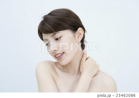 美肌の女性　美容ポートレート 23462086