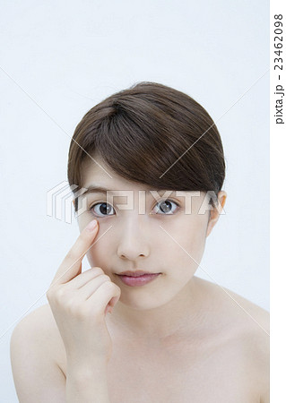 美肌の女性　美容ポートレート 23462098
