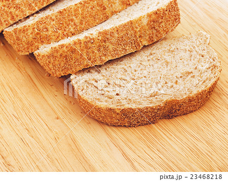 Wholegrain White Bread Wholegrain White Bread 23468218