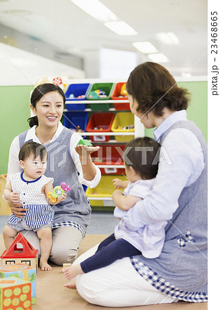 企業内保育 23468665