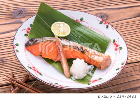 紅鮭の焼魚 23472433