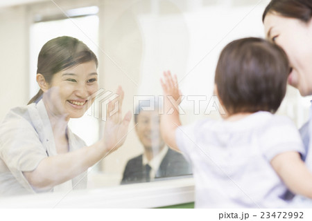 企業内保育 23472992