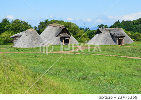 茅葺き竪穴式住居(三内丸山遺跡/青森県青森市大字三内字丸山) 茅葺き竪穴式住居(三内丸山遺跡/青森県青森市大字三内字丸山) 23475369