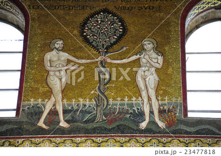 シチリア島モンレアーレ大聖堂のアダムとイブ 23477818