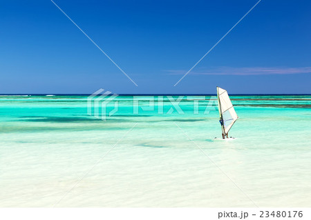 Beautiful beach 23480176