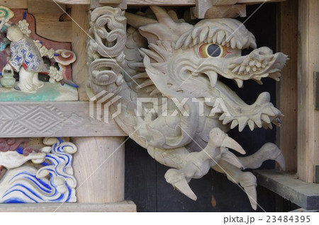 信州 伊那の神社 熱田神社 本殿の龍の彫刻(国重要文化財) 信州 伊那の神社 熱田神社 本殿の龍の彫刻(国重要文化財) 23484395