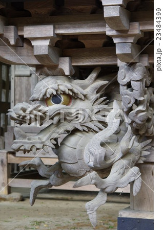 信州　伊那の神社　熱田神社　本殿の龍の彫刻（国重要文化財） 23484399