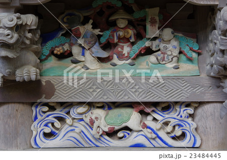 信州 伊那の神社 熱田神社 腰組の獅子と唐子遊びの彫刻(6/9) 国重要文化財の本殿 信州 伊那の神社 熱田神社 腰組の獅子と唐子遊びの彫刻(6/9) 国重要文化財の本殿 23484445