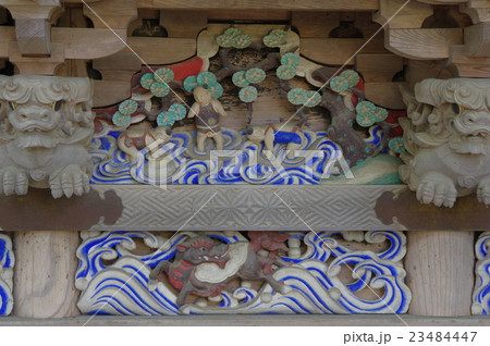 信州　伊那の神社　熱田神社　腰組の獅子と唐子遊びの彫刻（８／９）　国重要文化財の本殿 23484447