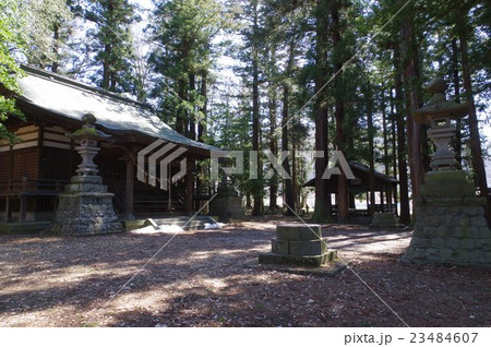 信州 松本の神社 須々岐水神社 拝殿俯瞰 古代薄川の産土神、現在は御柱祭やお船祭りがおこなわれる 信州 松本の神社 須々岐水神社 拝殿俯瞰 古代薄川の産土神、現在は御柱祭やお船祭りがおこなわれる 23484607