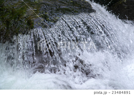 渓流ー赤目四十八滝 23484891