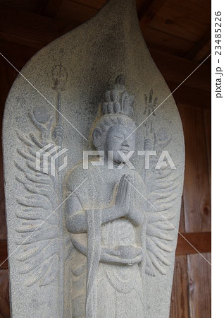 信州の文化財 名工 守屋貞治の石仏 千手観音像 左俯瞰縦 (伊那市高遠建福寺 西国三十三ヶ所観音) 信州の文化財 名工 守屋貞治の石仏 千手観音像 左俯瞰縦 (伊那市高遠建福寺 西国三十三ヶ所観音) 23485226