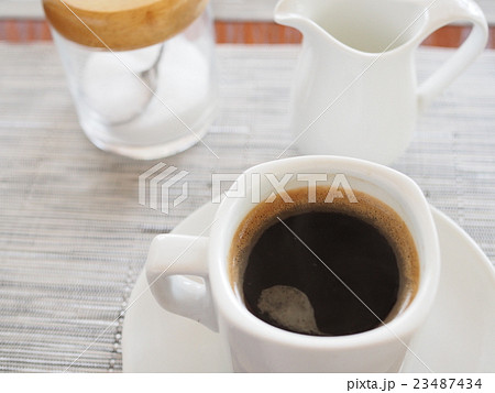カフェのコーヒー 23487434
