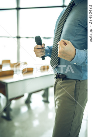 講堂　男性 23490433