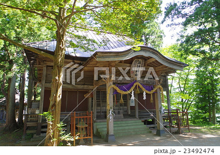 信州　北安曇　小谷の神社　千国諏訪神社　拝殿俯瞰横　諏訪大社の勧請　古代の創建 23492474