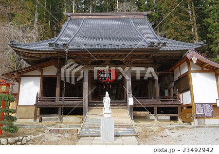 信州 朝日村の寺院 古川寺 観音堂正面 横 中世の開基 武田信玄~小笠原氏の庇護を受けた寺院 信州 朝日村の寺院 古川寺 観音堂正面 横 中世の開基 武田信玄~小笠原氏の庇護を受けた寺院 23492942