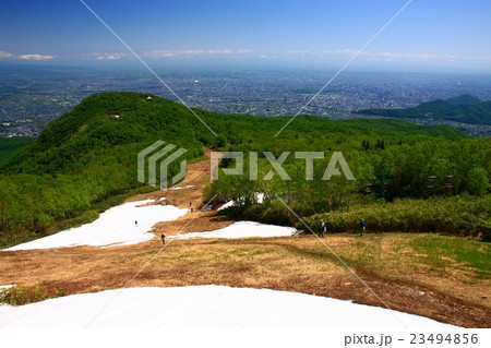手稲山から見る札幌市街地と石狩平野 23494856