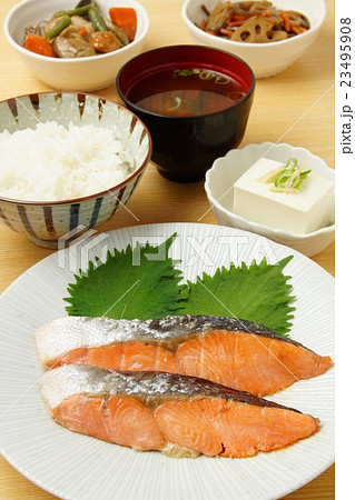 朝ご飯 23495908