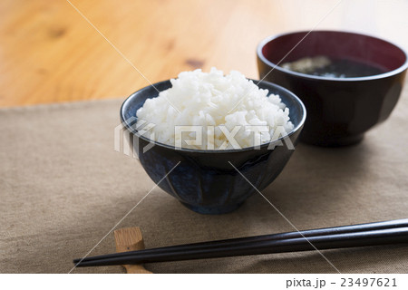 ご飯とお味噌汁 23497621