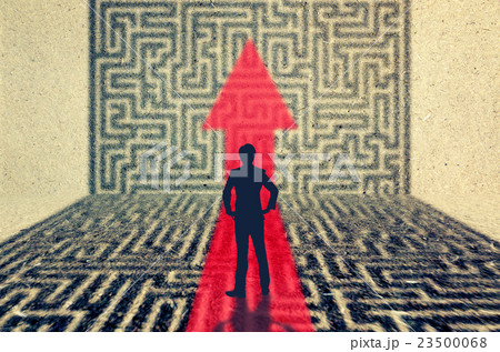 迷路と矢印 23500068