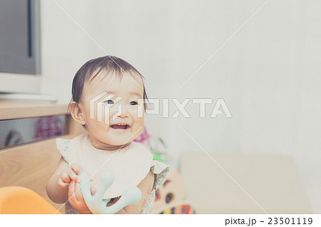 かわいい赤ちゃん 日本人 アジア人の写真素材