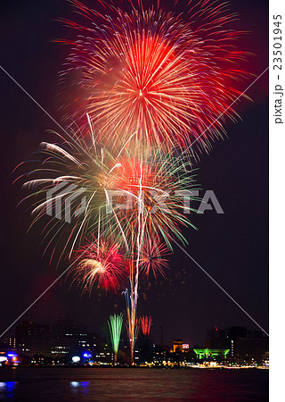 横浜スパークリングトワイライト 花火 23501945
