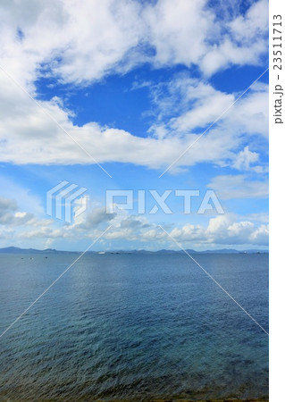 沖縄　うるま市　海中道路から見る風景 23511713