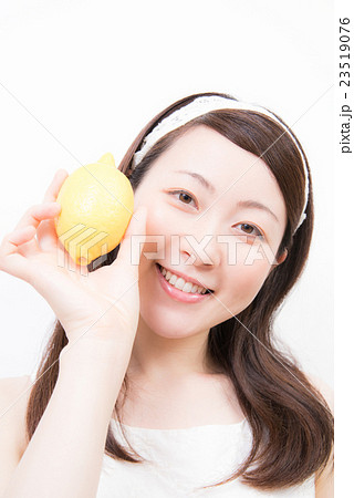 レモン　女性 23519076