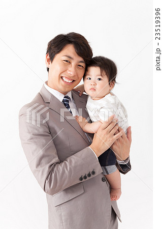 イクメンと赤ちゃん イクメンと赤ちゃん 23519396